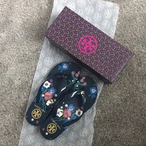 Tory Burch- Brand new, never worn wedge flip flop